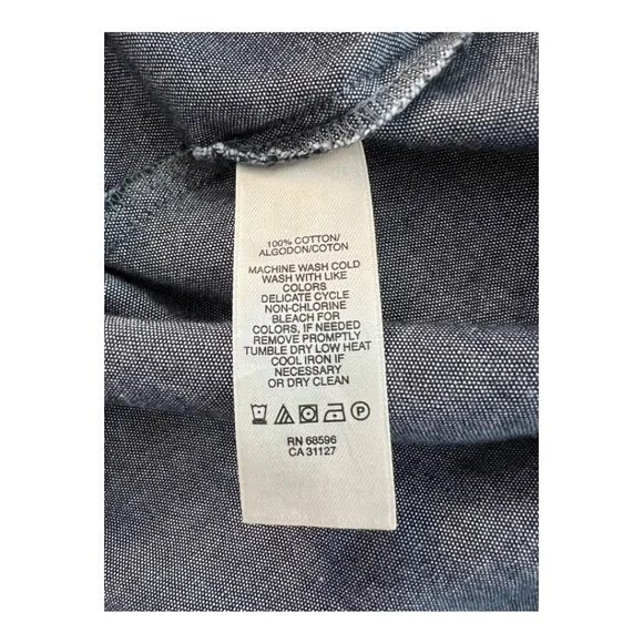 π EUC DKNY Blue Denim Button-Up Collared Shirt Sz M - Picture 7 of 7